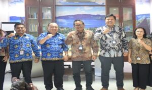 Pihak KPPU Kanwil I Sumbagut berfoto bersama dengan pihak BPS Sumut. (ist)