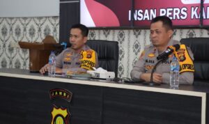 Kapolres Merangin AKBP Roni Syahendra saat coffee morning dengan wartawan Merangin. (DETAIL/Daryanto)