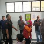 Dok : Helen Menutupi kepala nya