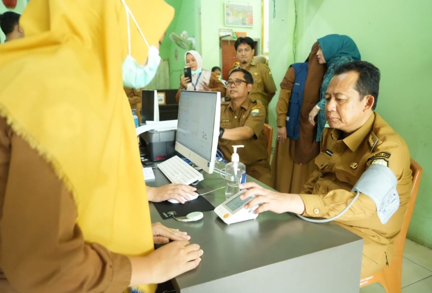 Bupati Muaro Jambi, Bambang Bayu Suseno (BBS) hari ini, Senin (14/4/2025) bertambah usia ke 53 tahun.